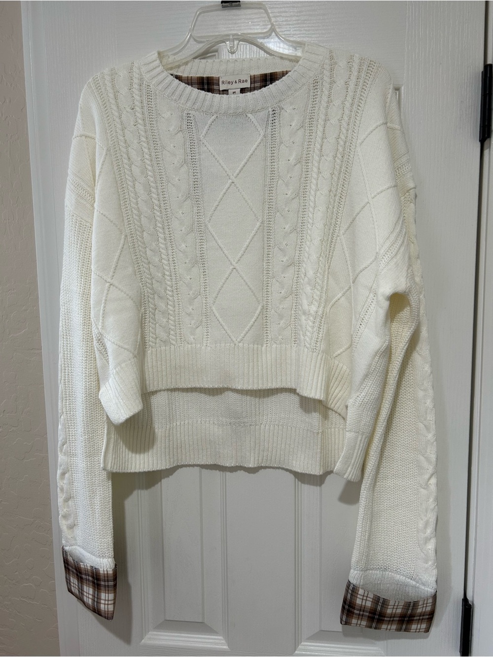 Riley & Rae Women’s Cream Cable-Knit Cropped Pullover Sweater with Plaid Cuffs